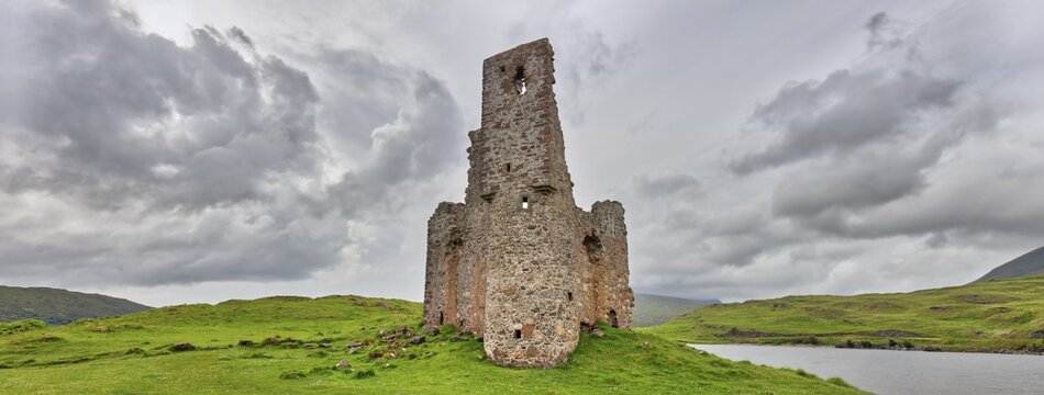 Ruin, Ardvreck Castle, Loch Assynt, Scotland, Great Britain