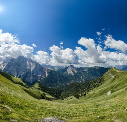 Obraz premium Hiking on Col de Rossi - Dolomites - Italy