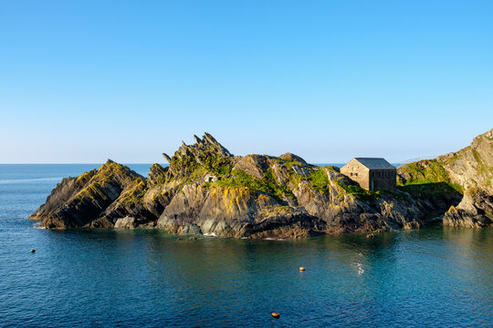 UK, England, Cornwall, Polperro, Chapel Rock and Net Loft
