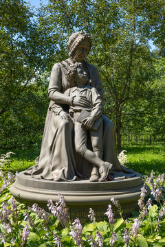 MOSCOW REGION, RUSSIA - JULY 19, 2026: The monument to Maria Alekseevna Gannibal and the young A.&nbsp;S.&nbsp;Pushkin is close-up. Zakharovo Estate, Moscow Region, Russia