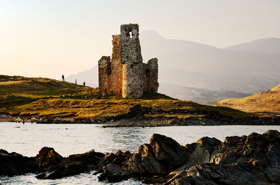 Ardvreck Castle on the shore of Loch Assynt, north west Highlands, Scotland, dates from 15th C. Quinag mountain behind
