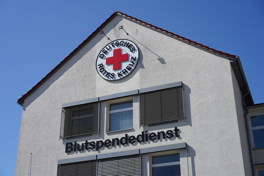 Das Deutsche Rote Kreuz (DRK) mit Blutspendedienst in Neubrandenburg am 27.08.2026