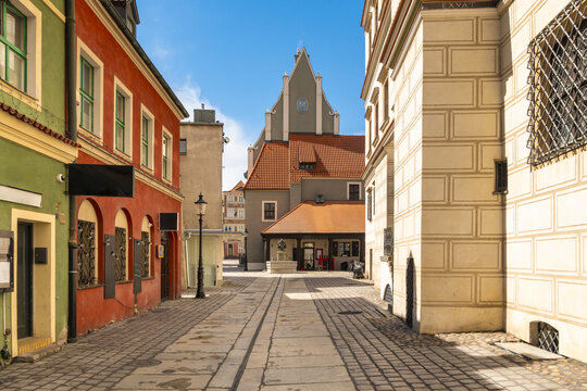 View of the historic Old Town square with colorful traditional buildings and cobblestone streets in Poznan, Greater Poland Voivod, Poland.