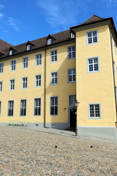 Augustinerplatz mit Augistinermuseum in Freiburg im Breisgau