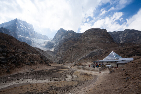 Pyramid research center, Everest base camp trekking, Lobuche area, Nepal