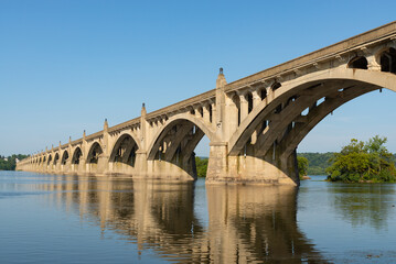 Fototapeta premium Veterans Memorial Bridge