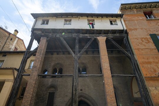 Historic residential building and arcades from the 13th century, wooden portici, Casa Isolani, old town, Bologna, Emilia Romagna, Italy