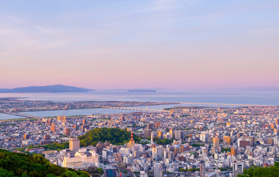 徳島・眉山から望む都市風景　夕景