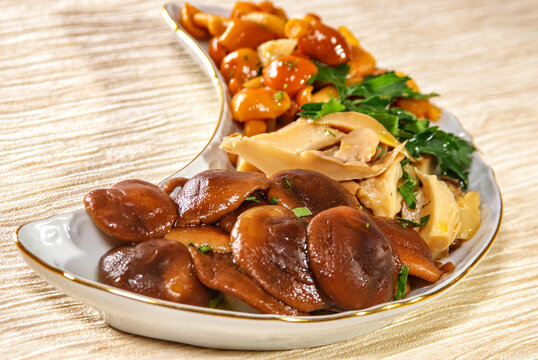 Marinated mushroom set