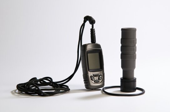 Digital sound level meter device with probe on