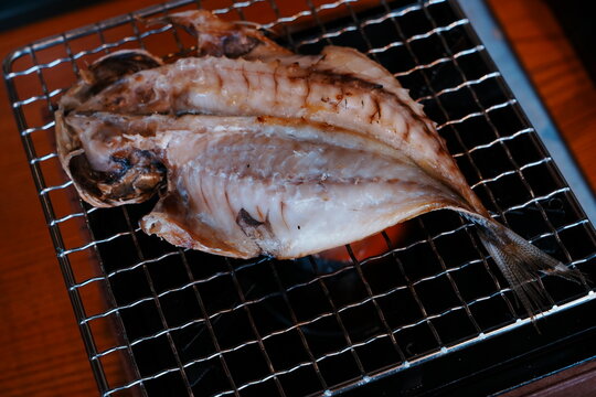 Dried Horse Mackerel, Traditional Japanese Dried Fish - 日本料理 アジの干物 日本の伝統的な魚の開きと朝食料理