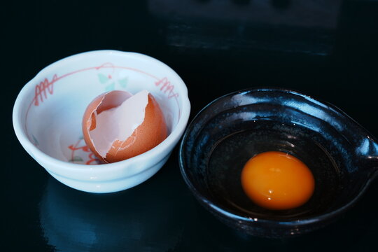 Fresh Raw Egg with Cracked Eggshell for Cooking Ingredient