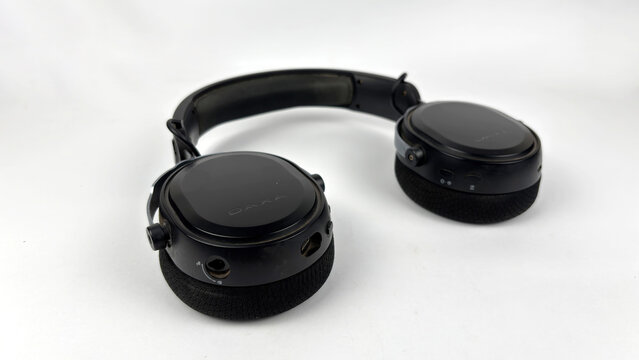 Kediri, East Java, Indonesia &ndash; August 26, 2026: Black Wireless Over-Ear Headphones with Cushioned Pads Displayed on White Background