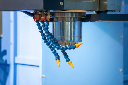 Milling Machine Spindle with Adjustable Coolant Nozzles