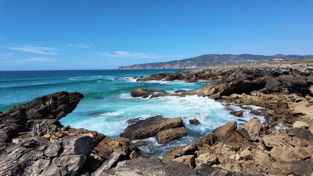 La costa di Cascais, Portogallo.
