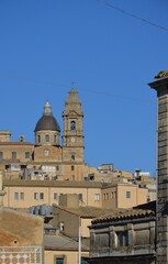 Obraz premium Daytime view of the dome and bell tower of the Church of San Francesco d'Assisi in Caltagirone.