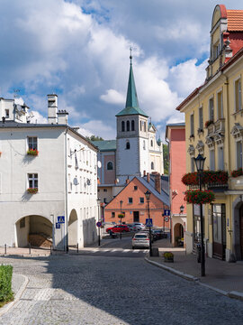 2025-09-09; Cobblestone street leading to Church of Saints Peter and Paul, Duszniki-Zdroj, Poland.