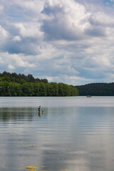 Wypoczynek nad jeziorem Ukiel w Olsztynie © Krzysiek Cegiełka
