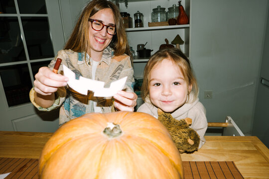 Preparing Jack O Lantern