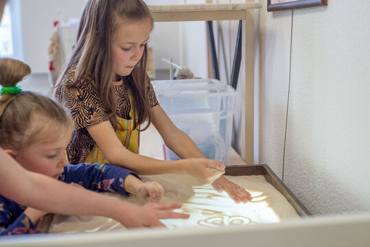 Art therapy for children. Sand animation.