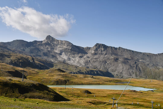 I laghi di Tramail,sopra Cervinia,splendidi specchi d'Acqua in cui si riflette il Cervino.
