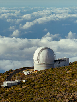 Observatory above the sea of clouds