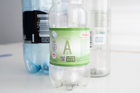 Reverse vending machine (RVM), return bottles for recycling