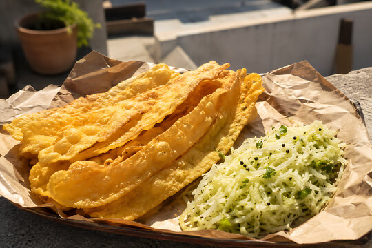 Fafda with Raw Papaya Sambharo