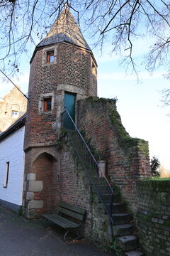 Blick in die Altstadt von Zons am Rhein	
