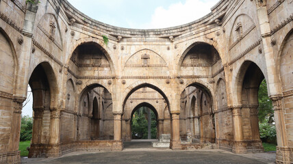 Fototapeta premium Beautiful Mughal Architecture of Pavagadh, Champaner, Gujarat, India.