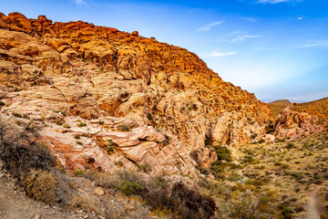 Red sandstone mountain cliffs along Turtlehead Peak Trail © PhotoSpirit