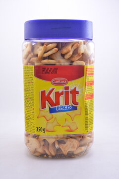 Cuetara krit piscis crackers jar in Manila, Philippines