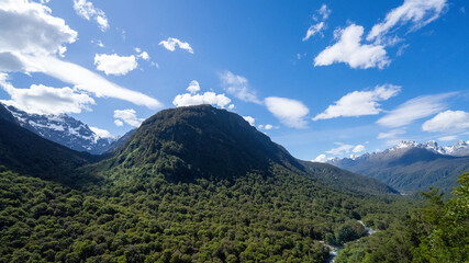 Fototapeta premium Fiordland National Park, New Zealand: Majestic Mountain Landscape