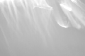 Naklejka premium Real vertical caustic ripple shadow cut out on a transparent png background with soft diffused edges. Anchors a luxury cosmetic branding overlay and cosmetic design as a transparent png layer.