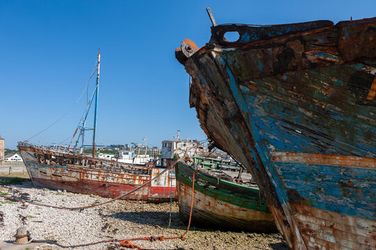 Camaret-sur-Mer, Finist&egrave;re, Brittany, France: beached, rotting and abandoned trawlers in Le Cimeti&egrave;re de Bateaux (fishing boat cemetery).