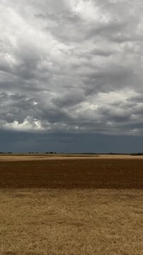 Impact de foudre lors de l'orage du 24 ao&ucirc;t en Loir-et-Cher avec une superbe structure