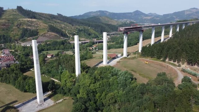 obras del TAV (tren alta velocidad) en el pa&iacute;s vasco