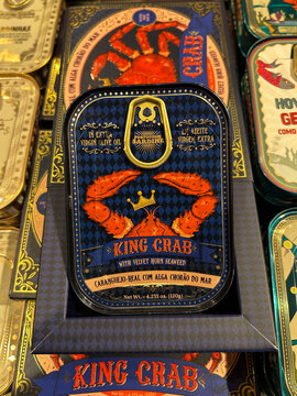 Gift jar of canned king crab with seaweed in olive oil. Close-up. Porto. Portugal.