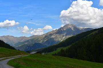 Fototapeta premium Schöne Landschaft im Schliniger Tal in Südtirol schöne Landschaft im Rojental in Südtirol 