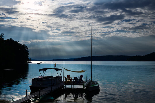 Morining Sun-rays on the lake