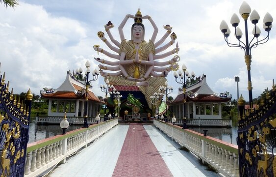 Goddess Guanyin, Chao Mae Kuan Im, Wat Plai Laem, Koh Samui, Thailand
