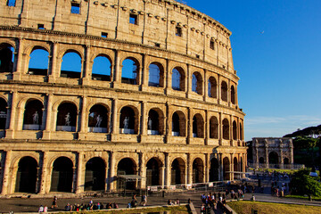 Obraz premium The Roman Colosseum and the Arch of Constantine, Rome, Italy