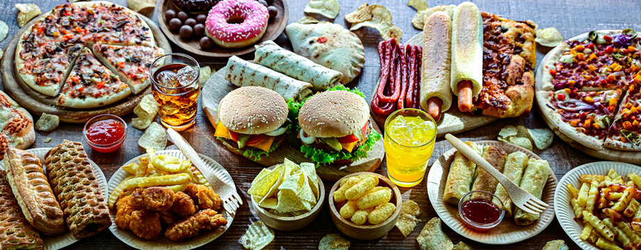 Foods enhancing the risk of cancer. Junk food