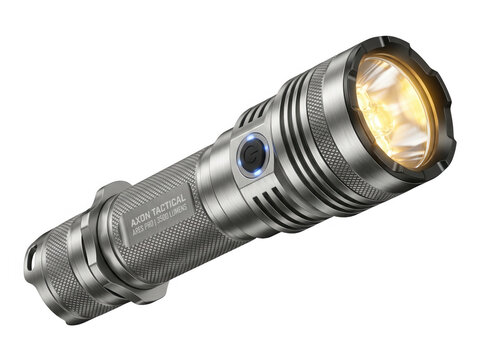 Lampe de poche tactique moderne en aluminium bross&eacute; avec faisceau lumineux allum&eacute;, isol&eacute;e sur un fond blanc pur, id&eacute;ale pour le camping, les urgences ou les activit&eacute;s de plein air.