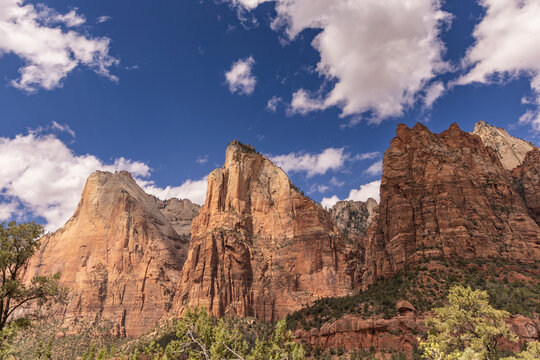 The Court of the Patriarchs in Zion National Park, featuring three towering sandstone peaks named Abraham, Isaac, and Jacob. Utah, Southwest USA