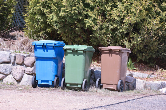 garbage bin