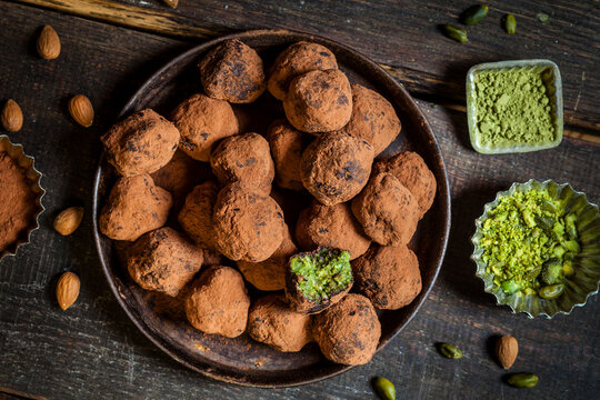 new projectnergy bites made from nits, matcha and raw cocoa
