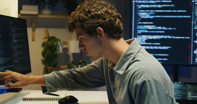 Latin engineer runs vulnerability scans on a mobile build, noting fixes and patch timelines.

