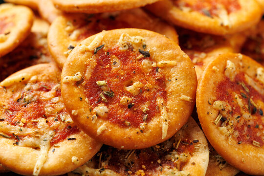 Mini Pizza Crackers with Tomato and Herbs