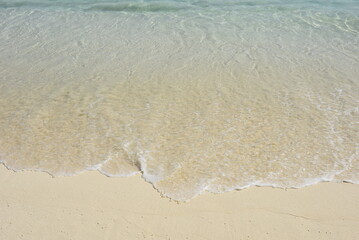 Waves breaking the beach © ash4482